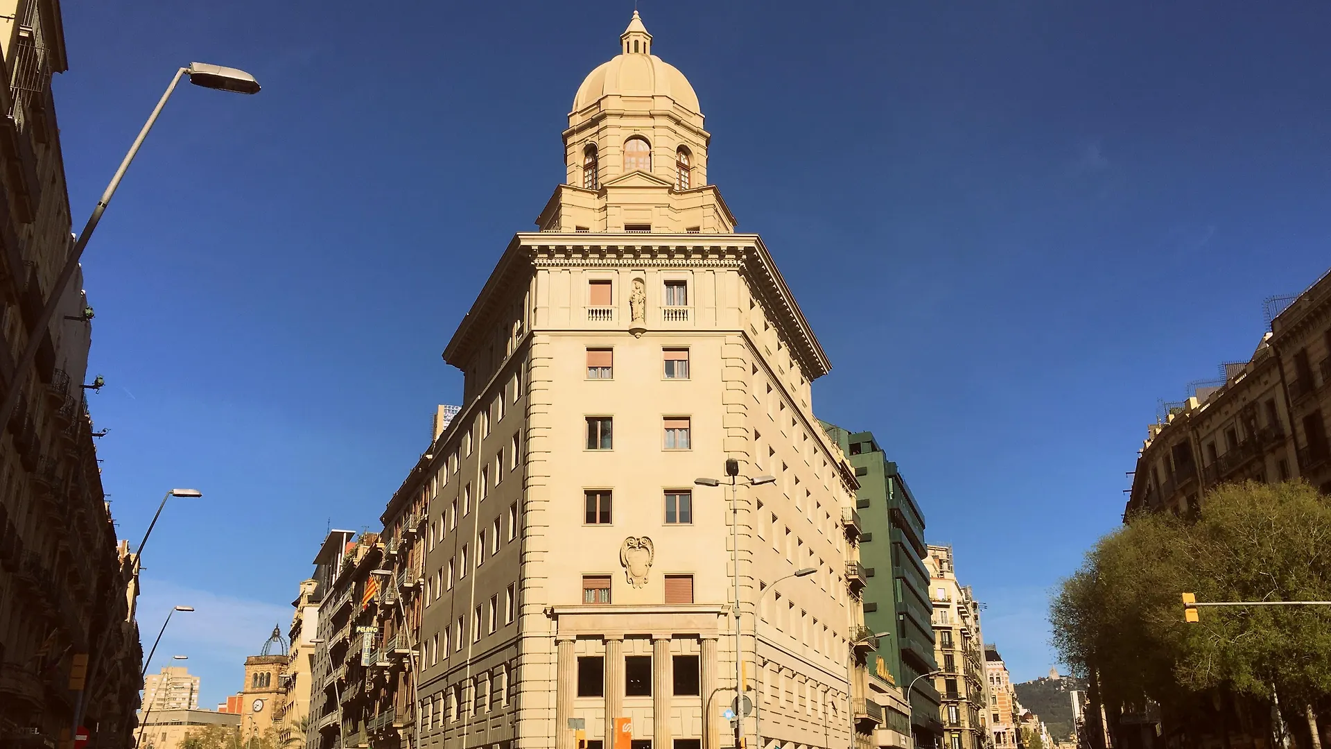 Amister Apartments Barcelona Spain
